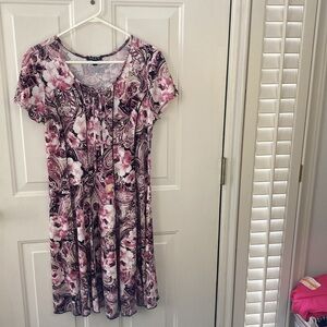 Sami & Jo PL dress paisley print  96% polyester 4% spandex.